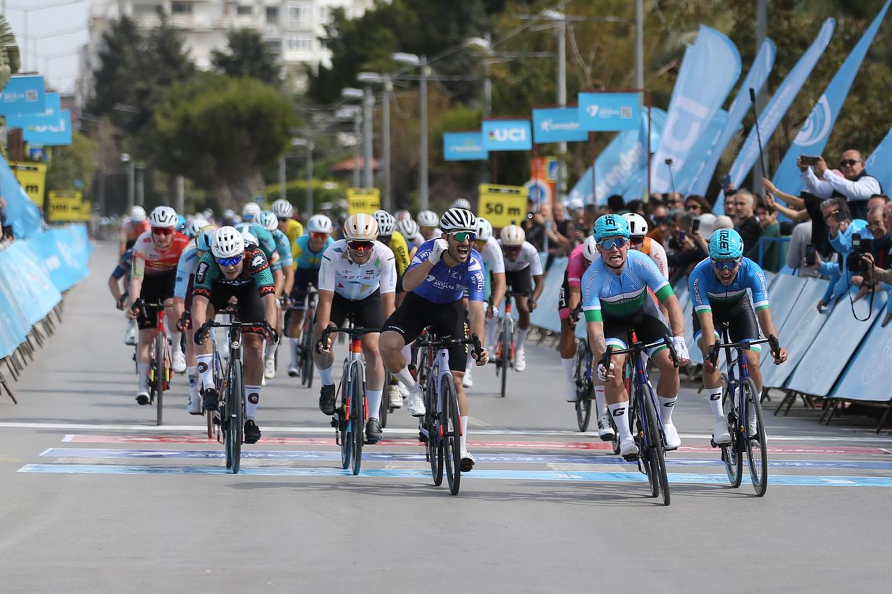 Cyclists sprint toward the finish line during the final stage of the Tour of Antalya in Antalya, Türkiye, March 15, 2026. (AA Photo)