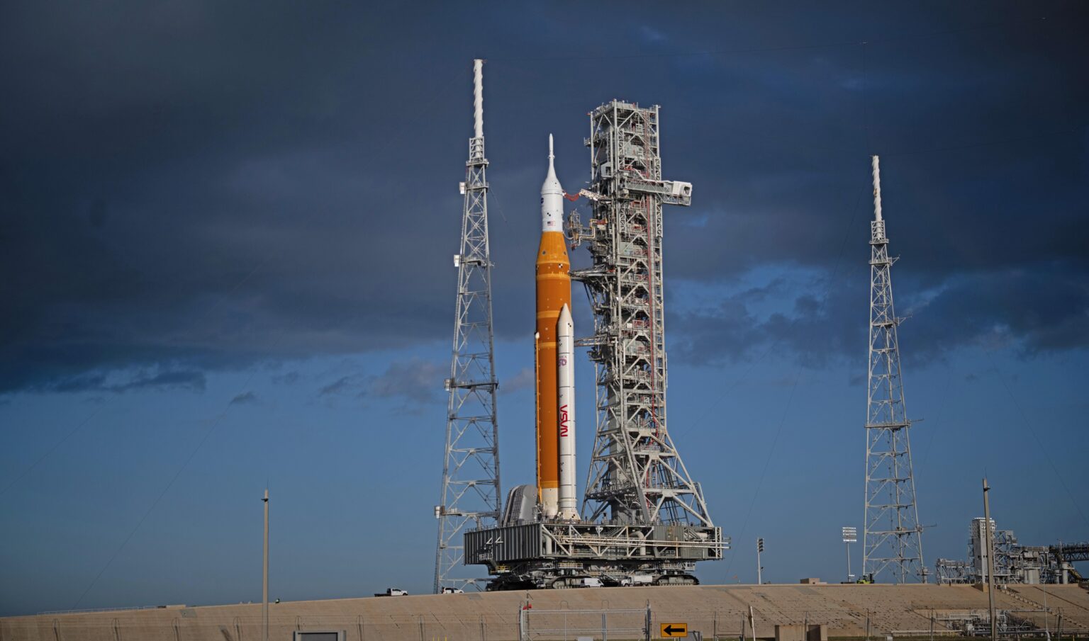 Artemis II successfully rolled out to pad for April 1st launch
