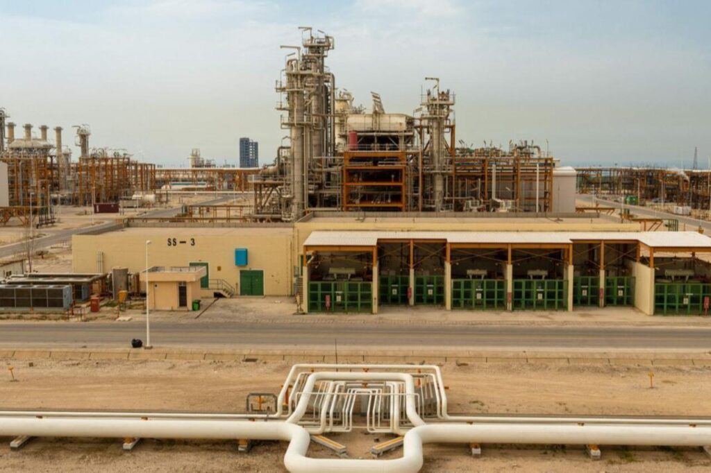A view of refinery No. 2 (Phases 2, 3) of the South Pars Gas-Condensate field in Asalouyeh Seaport, north of the Persian Gulf in Iran, April 3, 2021. (AFP Photo)