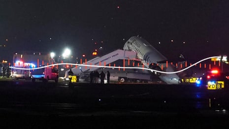 Control tower audio captures moments before LaGuardia plane crash – audio