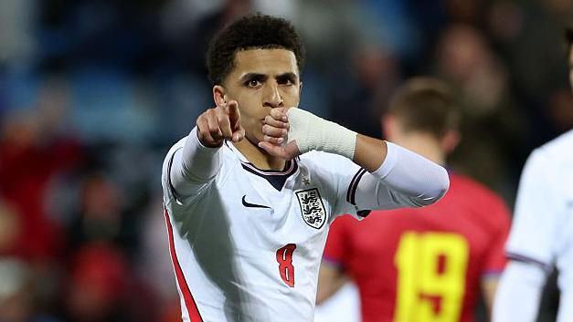 Late Lewis penalty earns England U21s draw in Andorra BBC