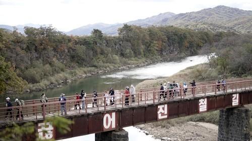 Visitors walk along a section of the DMZ Peace Trail in Cheorwon County in Gangwon Province. Courtesy of Cheorwon County Office