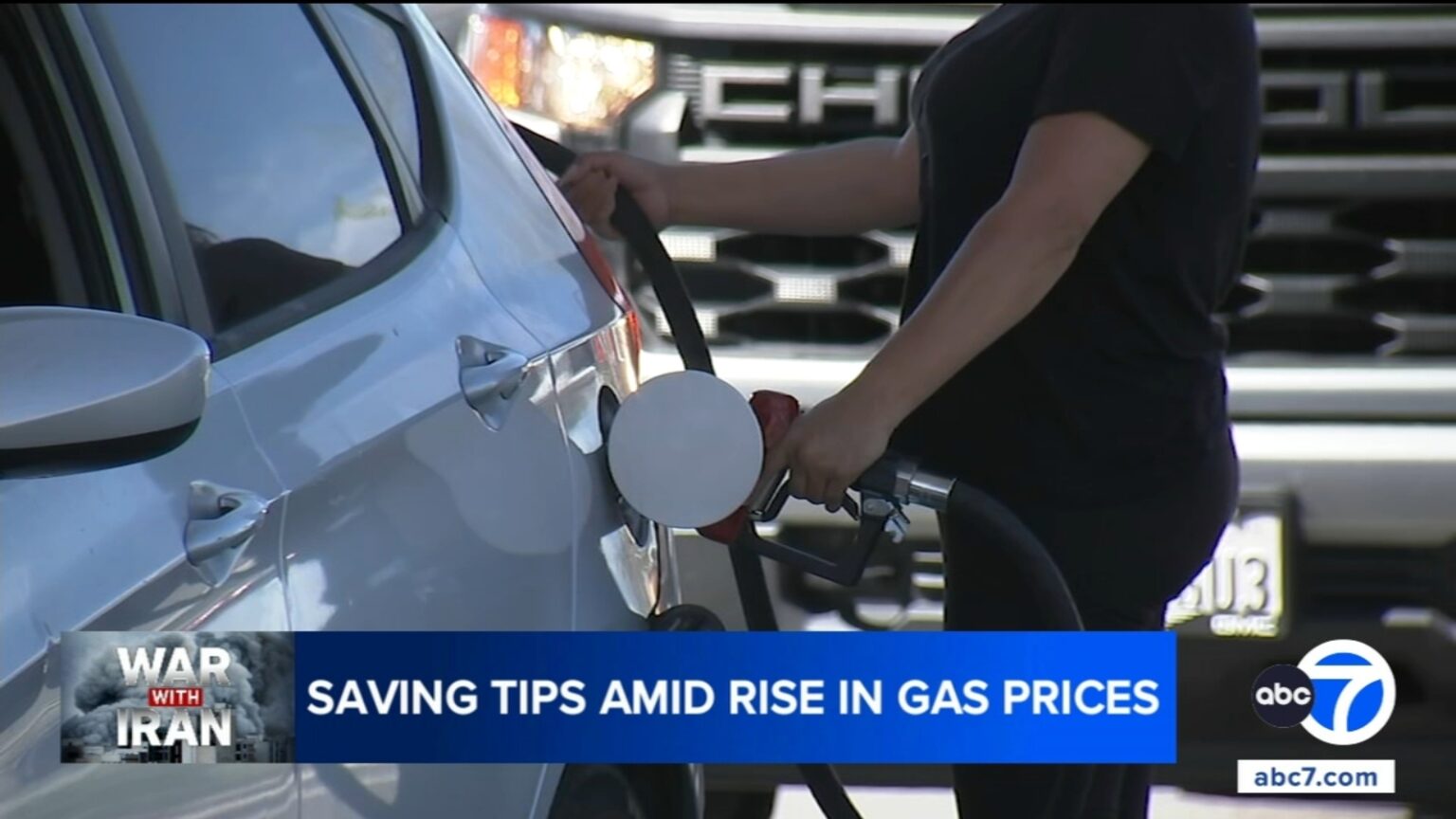 Gas prices Southern California: Travel expert explains several ways drivers can save money when filling up Gas prices Southern California: Travel expert explains several ways drivers can save money when filling up