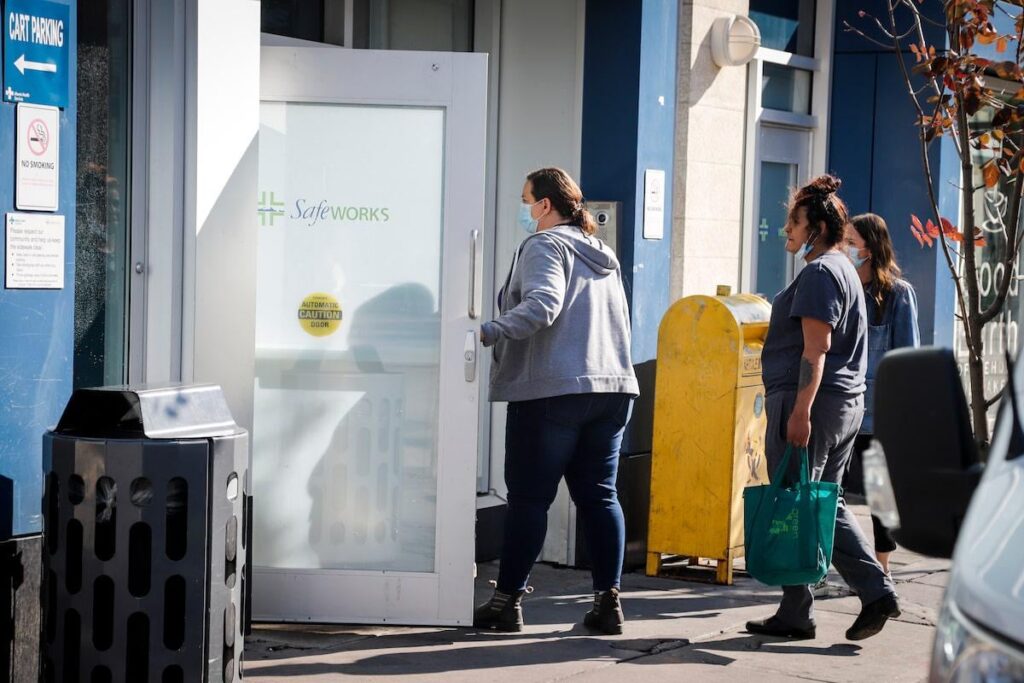 Alberta government to close Calgary’s only supervised drug-use site