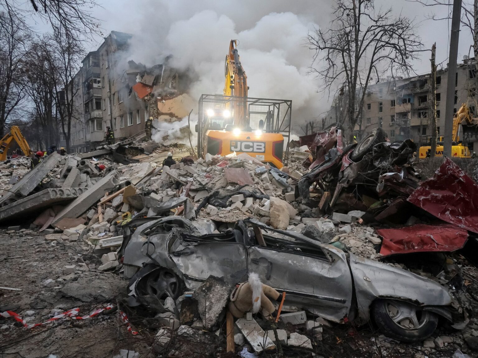 Russia kills 10 in Ukraine strike including children with new missile | Conflict News