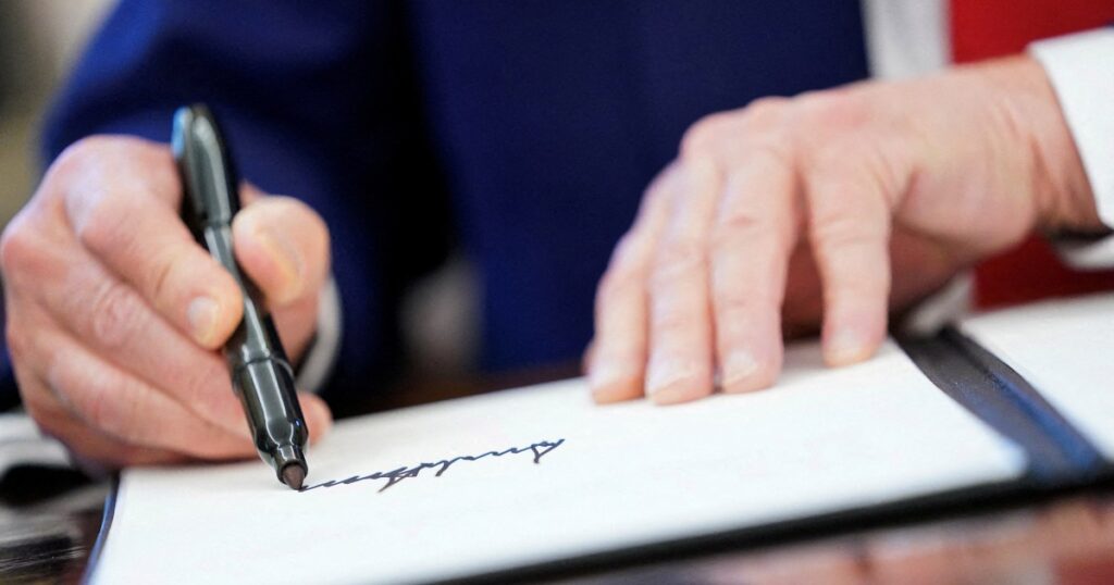 Trump’s signature to appear on US currency in first for sitting president | Donald Trump News