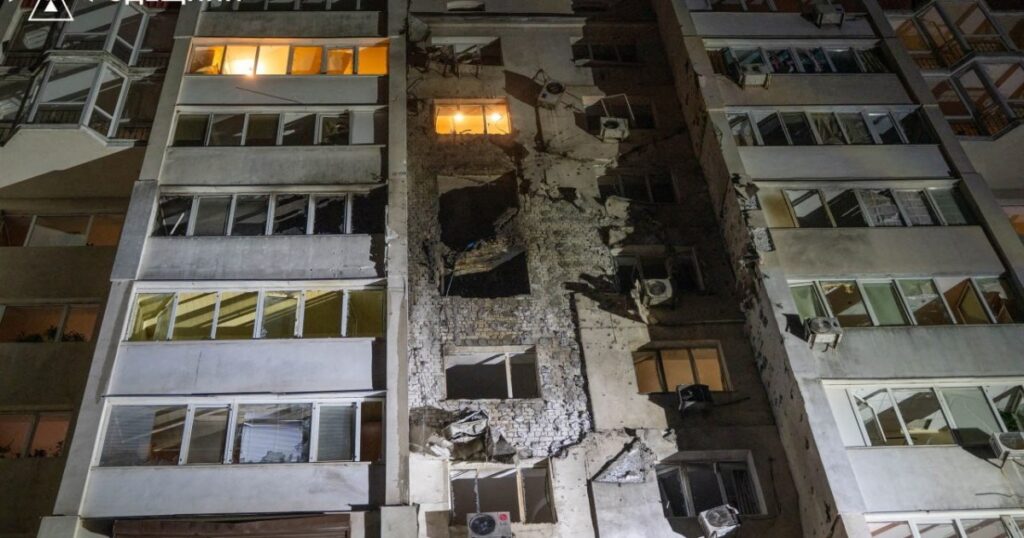 Russian strikes on Ukraine kill 4 as deal to end war dims | Russia-Ukraine war News