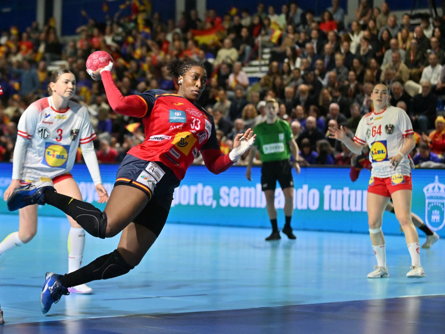 Coverage of round 4, day 1 of the Qualifiers