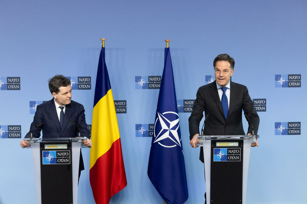 NATO Chief Welcomes Romanian President to HQ