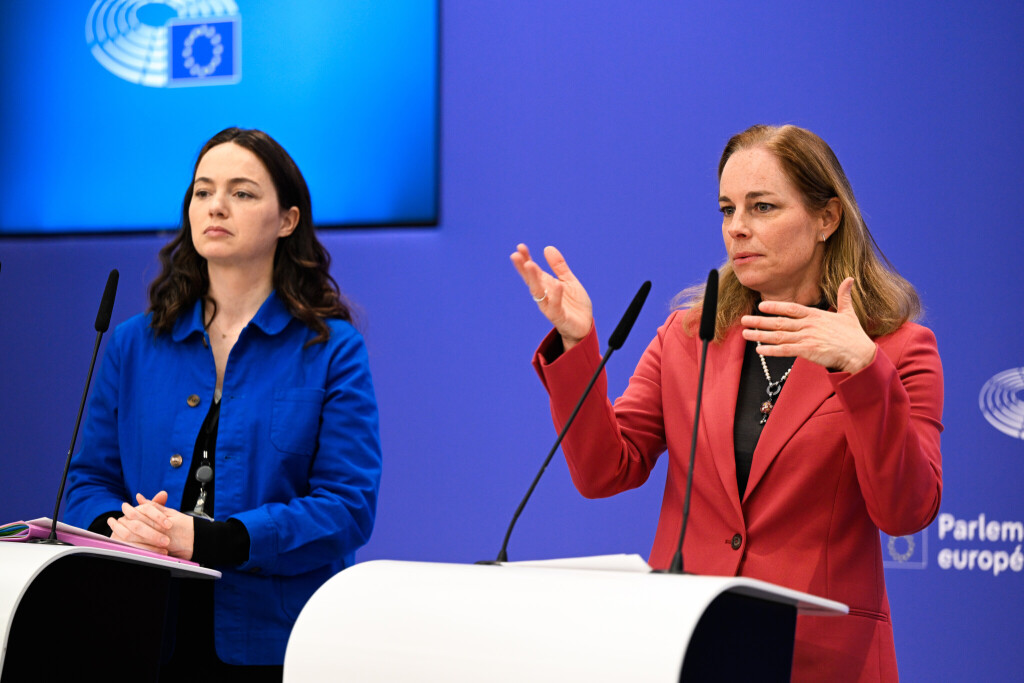 Chloé Ridel (S&D) und Hildegard Bentele (EVP)