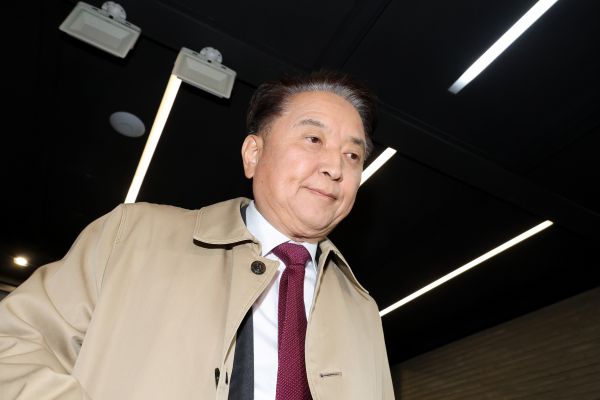 Police Request Pre-Trial Detention Warrant for North Chungcheong Governor on Bribery Charges