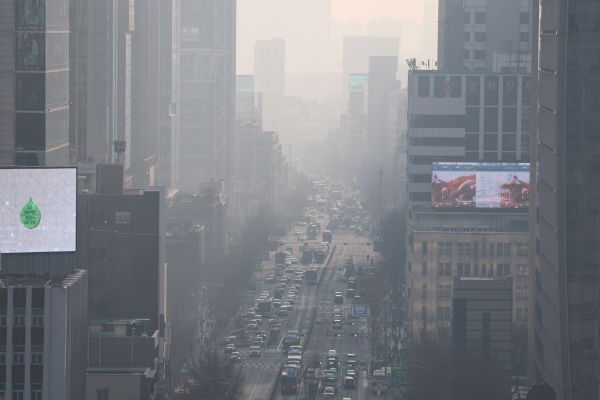 Fine Dust Reduction Measures Enforced for Capital Area, S. Chungcheong under 'Attention' Alert Level