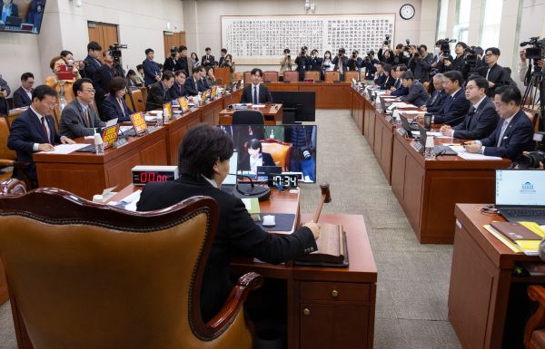 Witnesses in Parliamentary Probe to Include Prosecutors in Cases Linked to President