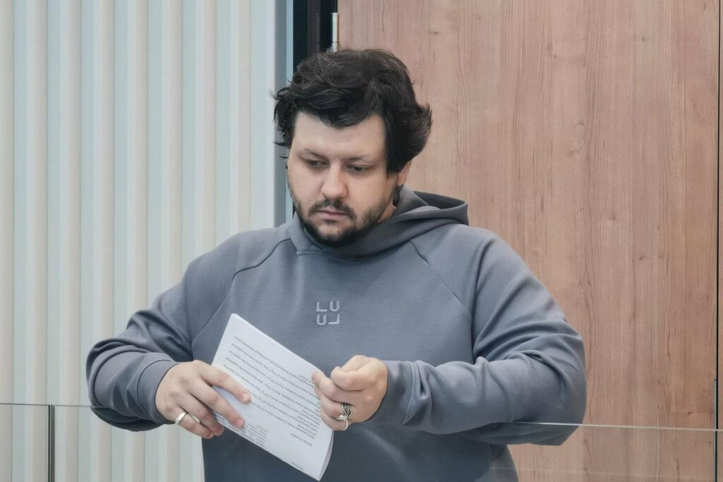 A business consultant turned pedophile was convicted of six sexual crimes A business consultant turned pedophile was convicted of six sexual crimes