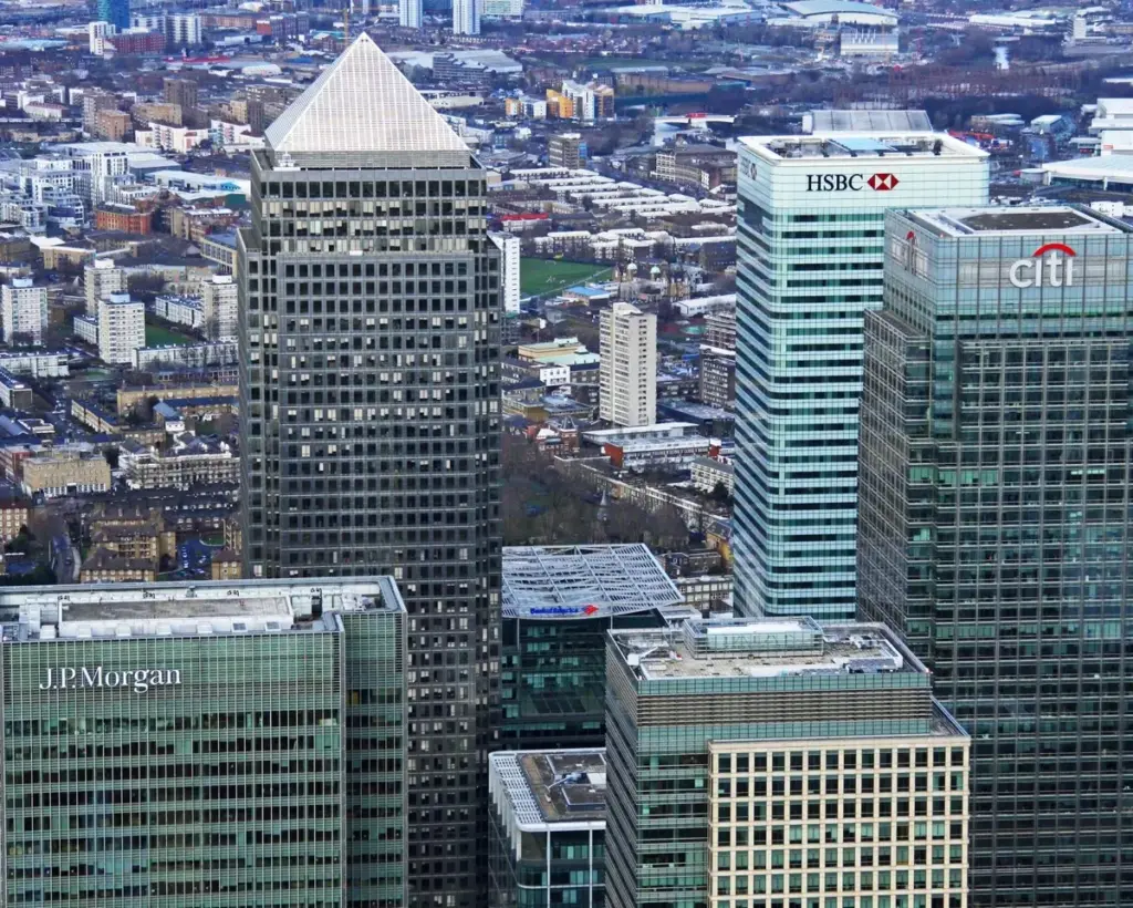 Major US banks to sue regulator over eased licenses for crypto and fintech firms