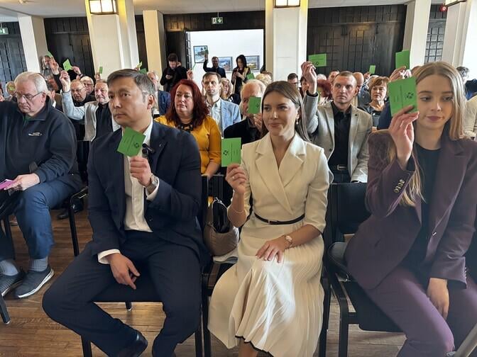 The Center Party begins negotiations to join the ECR
