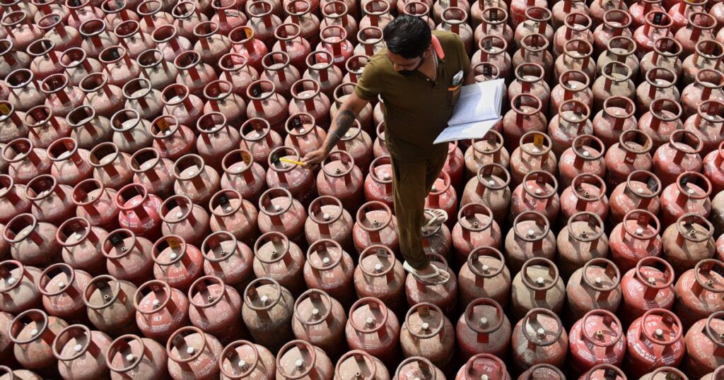 Photos show the effects of the Iran war on global energy worldwide :: WRAL.com