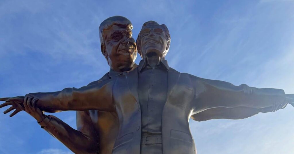 Trump Humiliated as He Arrives Home to Reminders of Epstein | The president’s friendship with Epstein is back on full display.