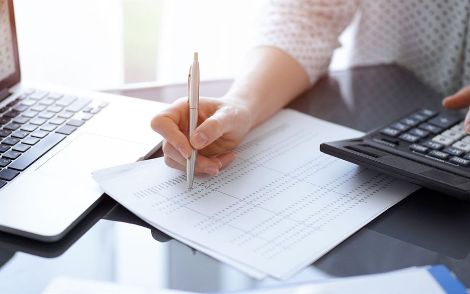 Rating agency affirms Greece’s credit rating at BBB with stable outlook