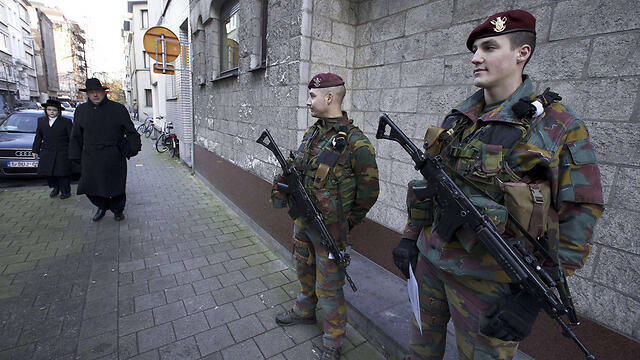 Belgium deploys army to guard Jewish neighborhoods after synagogue attack raises alar