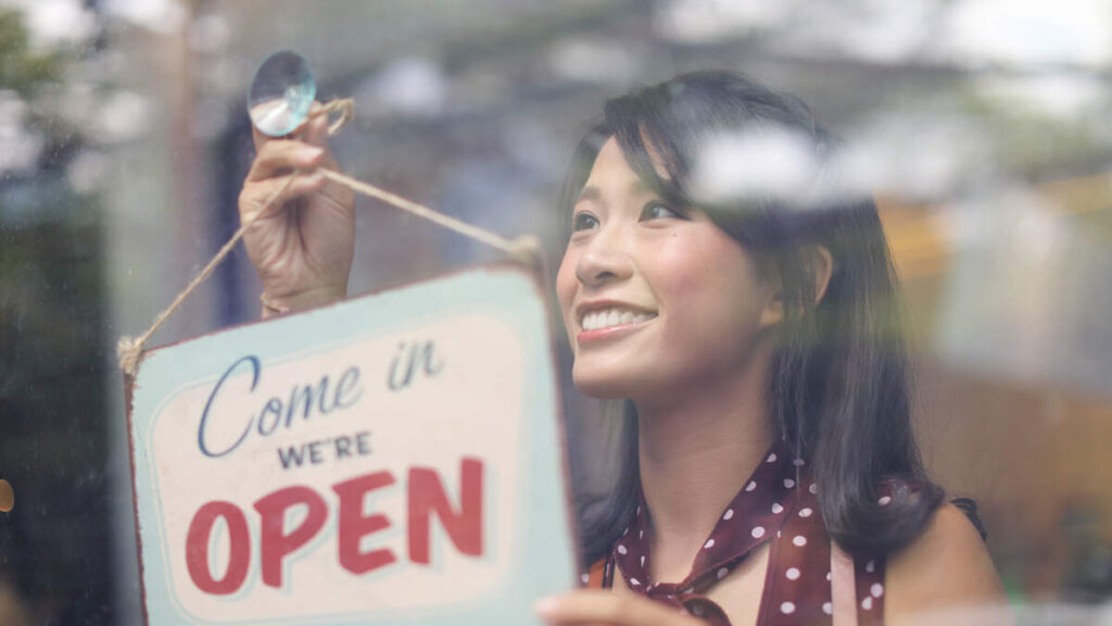 Survey: Iowa Employers Growing More Optimistic About State's Economy