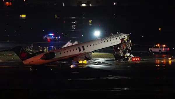 News 12 | Westchester | LaGuardia Airport closed following fatal collision between Air Canada jet, fire truck