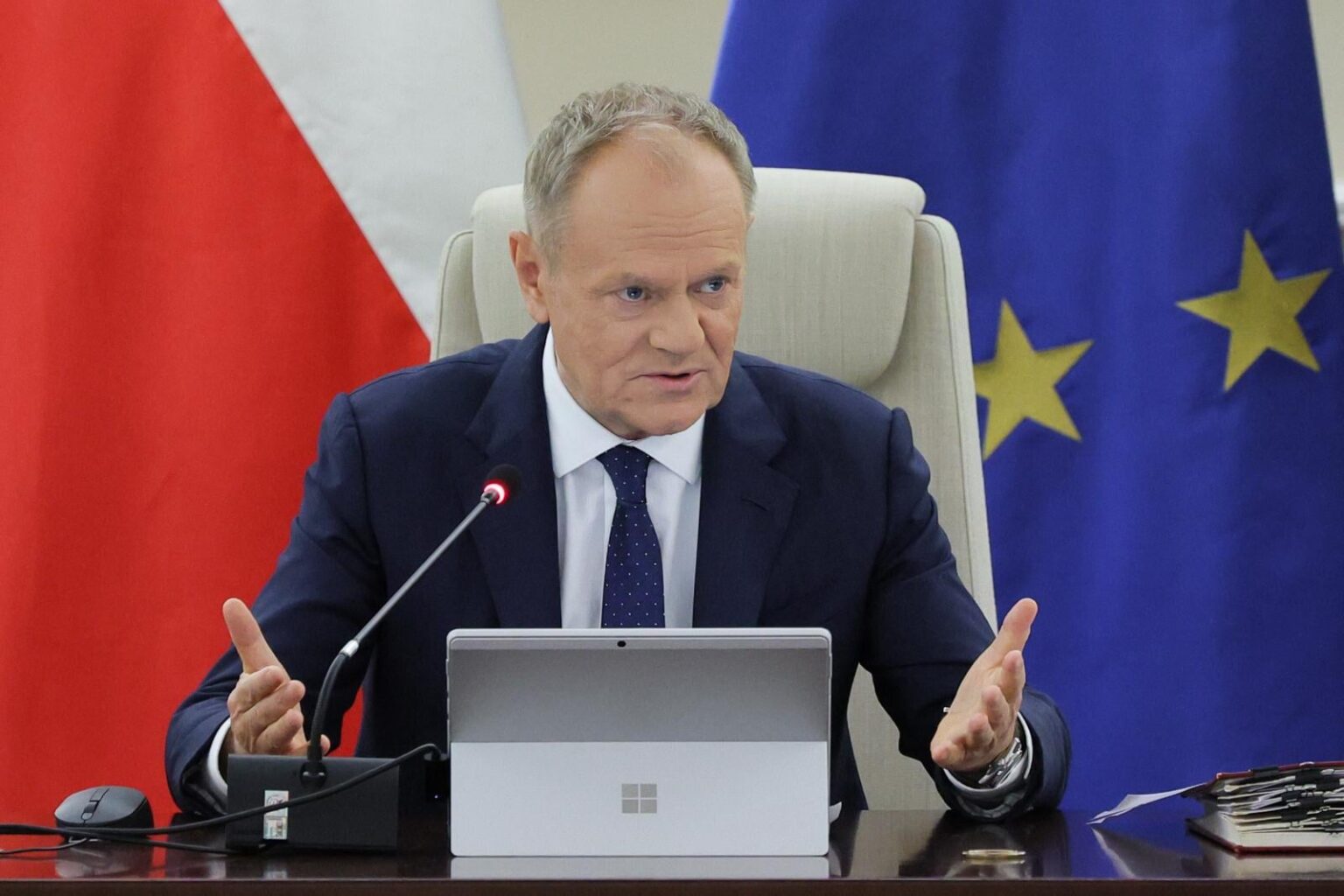 Poland 'logistically ready' to evacuate citizens, PM says