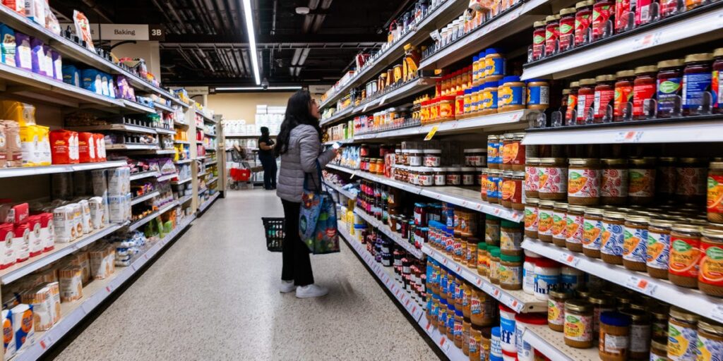 What's Shaping the K-Shaped Economy: Spending, Jobs, Income, Credit