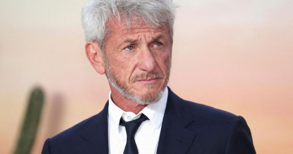 Sean Penn is awarded (a version of) his Oscar in Ukraine | Entertainment