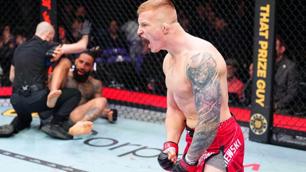 Poland’s rising UFC star stuns opponent with lightning-quick knockout