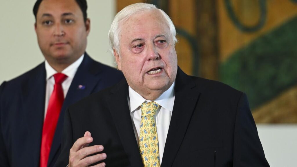 Mining billionaire Clive Palmer re-enters politics with tilt at Queensland seat of Fadden
