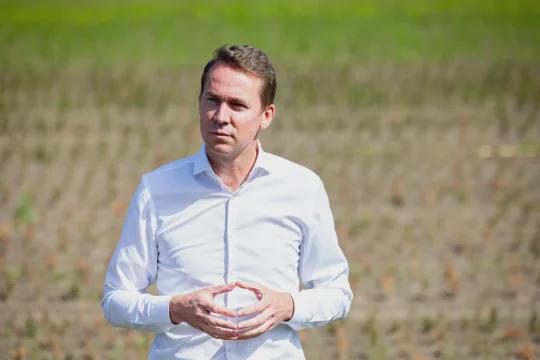 Flanders is closing itself off in political backrooms