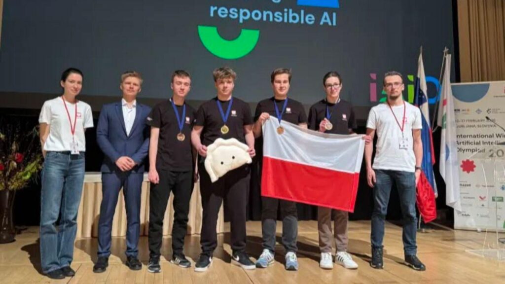 Polish teen outsmarts global rivals to win gold at AI Olympiad