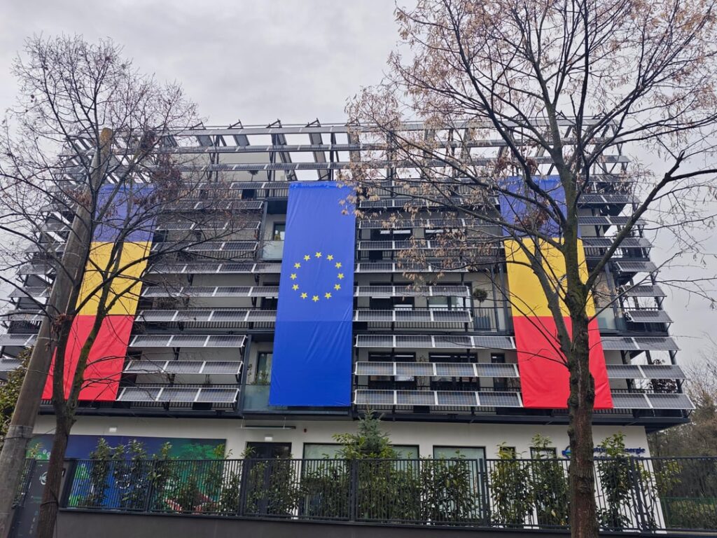 The absolute genius of the novel! Photovoltaics + Flags