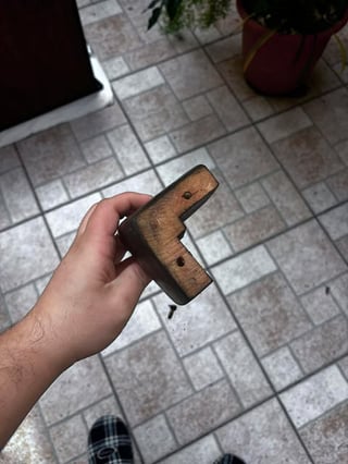 Can anyone advise where I can get my hands on some furniture legs like the one in the photo? or similar?