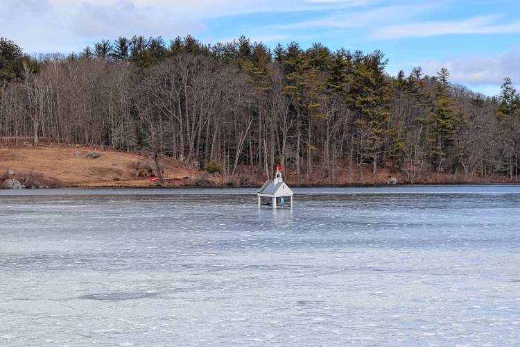Norway Pond faces algae, bacteria buildup which threatens water quality