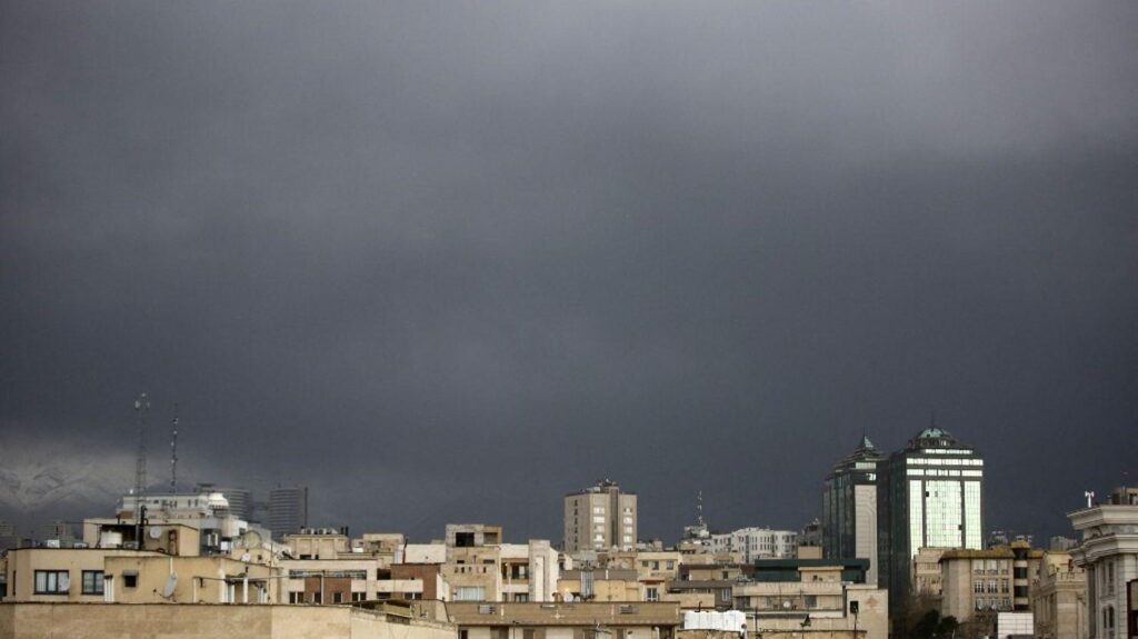 “It's raining oil on Tehran”: after strikes on oil depots, soot residue permeates the Iranian capital and its surroundings