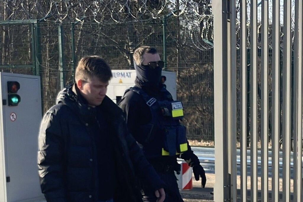 PHOTO | The police deported a man who was in contact with the Russian special service