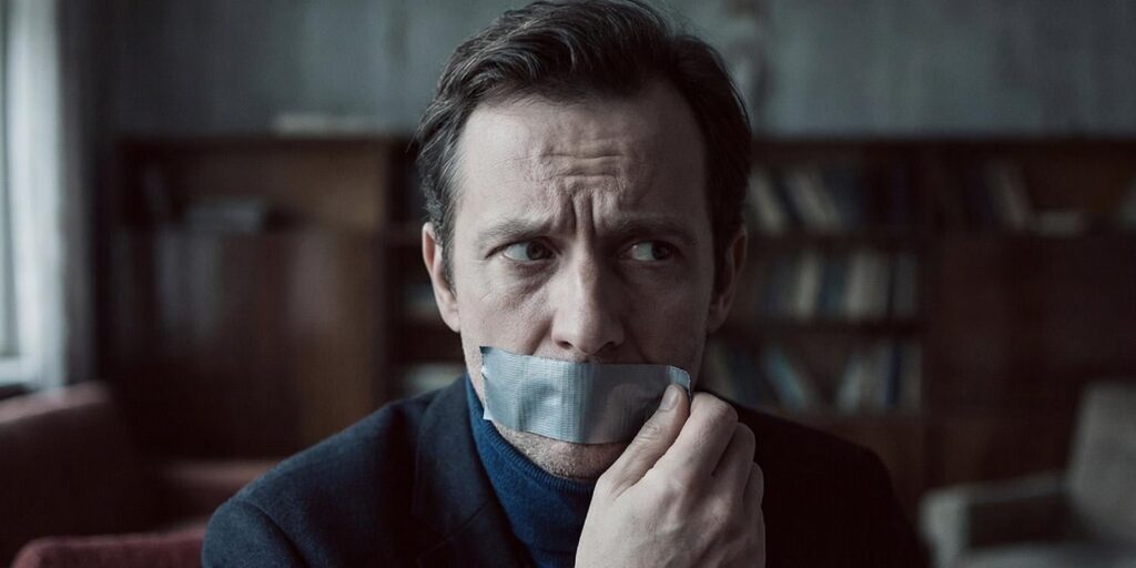 Americans consistently overestimate the social backlash of changing their political beliefs. This inflated fear of rejection tends to make individuals hide their shifting views, which deprives the public discourse of diverse perspectives.