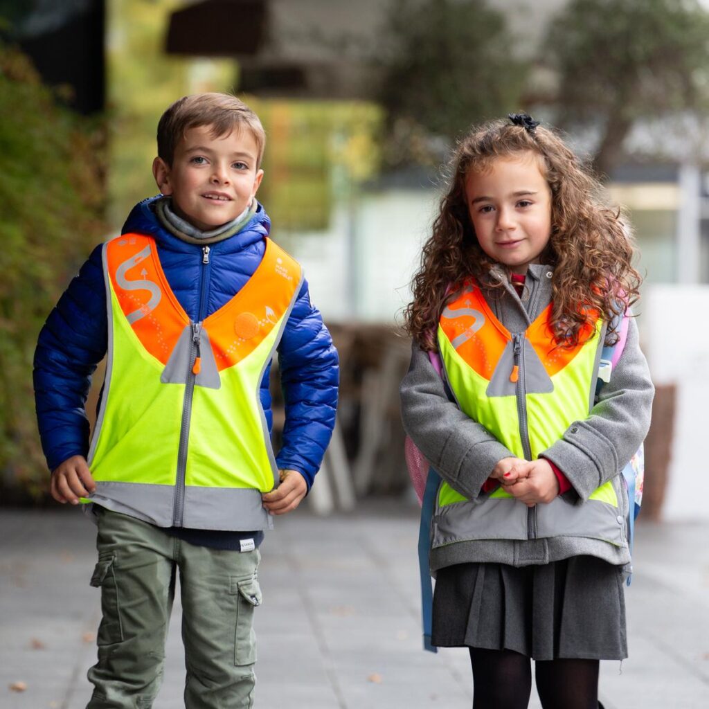 RIP Kindsgidreieck The LUMI safety vest will accompany children on the way to school