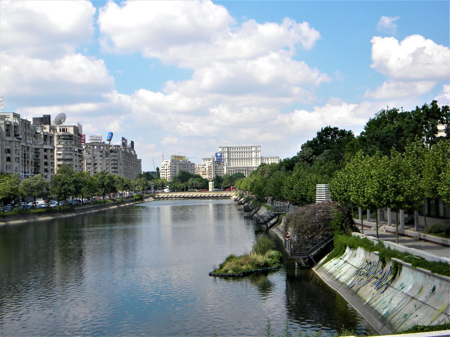 Romania dispatch: protests erupt over new anti-extremism law’s impact on free expression - JURIST