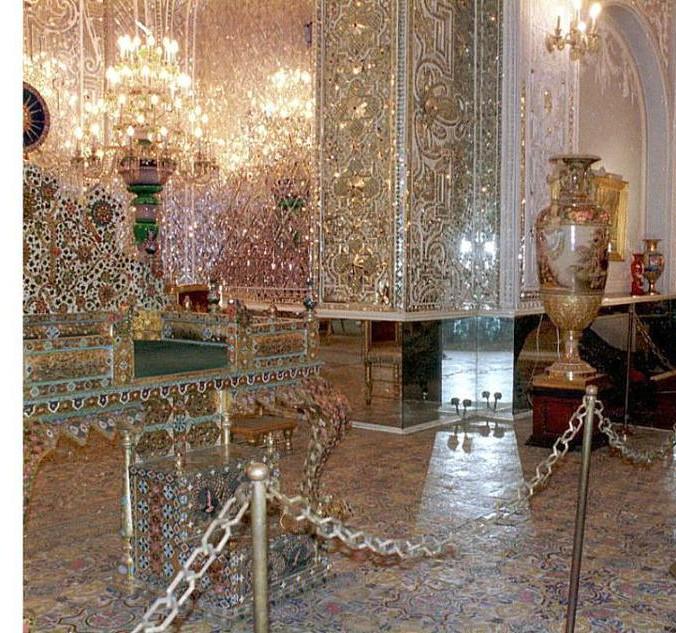 Iran / Massive damage to 120 museums and historical buildings