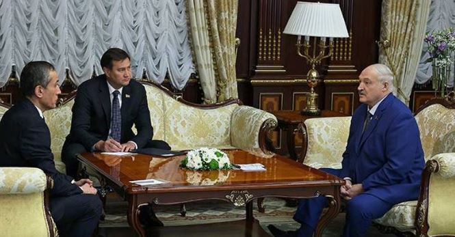 Lukashenko invites “hardworking Uzbek migrants” to move to Belarus with their families