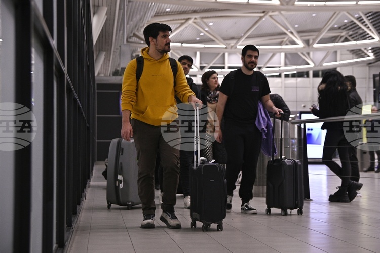 Foreign Ministry Assists in Evacuation of 1,200-Plus Bulgarian Citizens from UAE