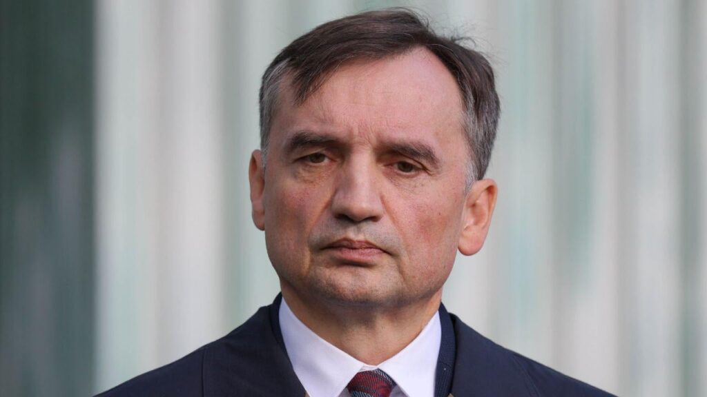 Poland axes pay of wanted ex-Justice minister