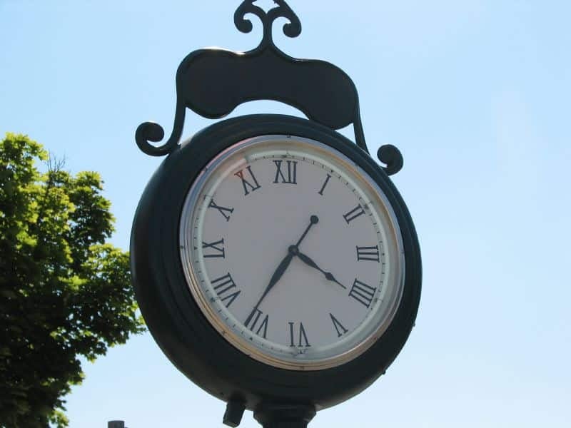 Daylight savings time in Greece will begin on Sunday.