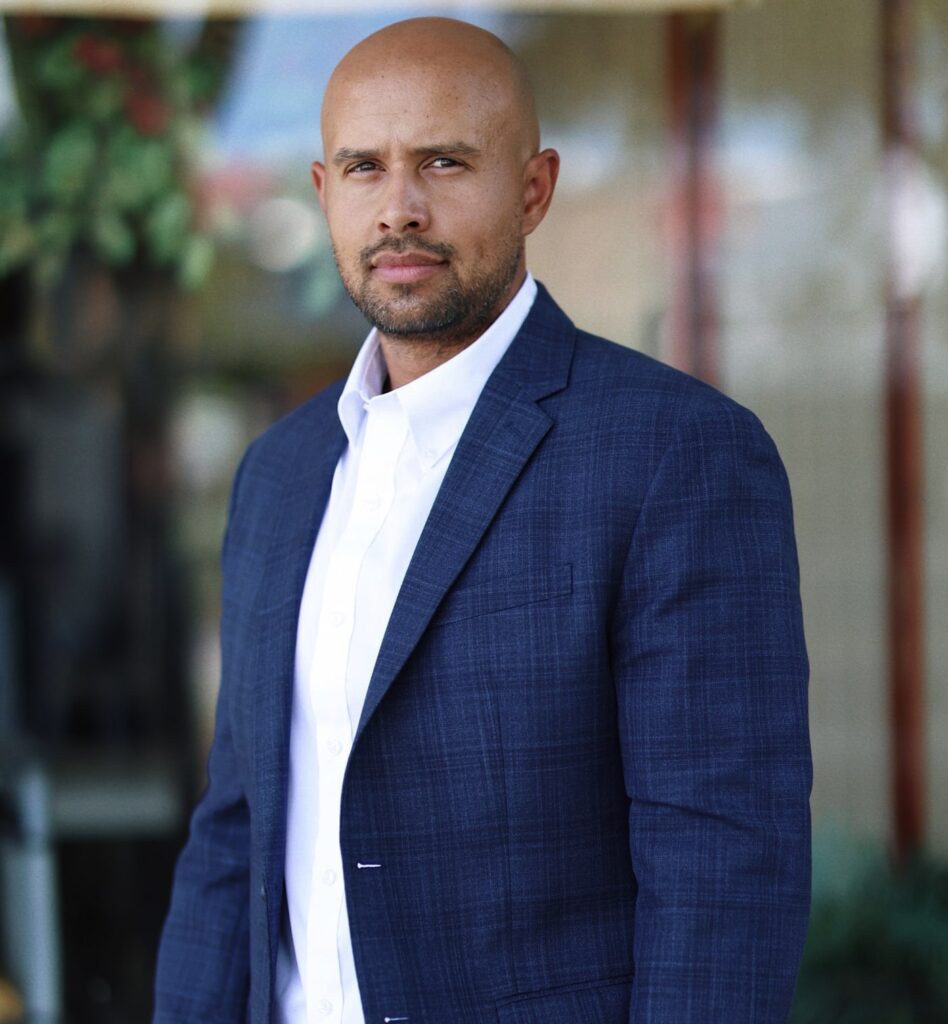 Earle Ford hits $500K raised in quest to challenge Anna Paulina Luna Earle Ford hits $500K raised in quest to challenge Anna Paulina Luna