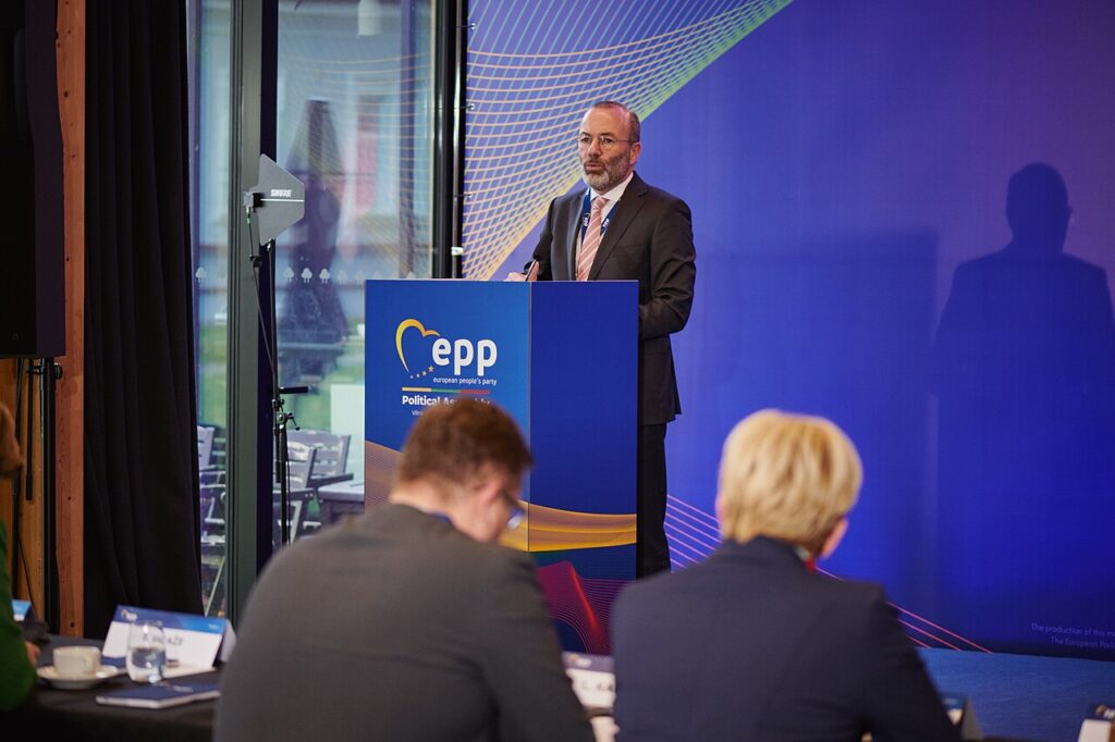 Manfred Weber’s Hungarian Allies Embroiled in Nazi Salute Scandal ━ The European Conservative