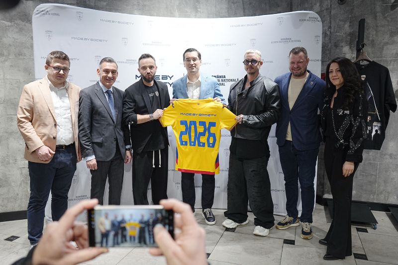Fashionable new look for Romanian national teams