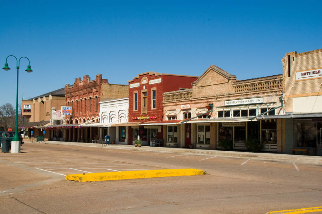 Image shows the downtown area of La Grange.